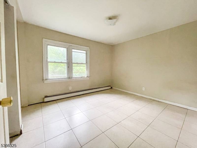 Wayne Twp., NJ 07470,208 Fayette Ave