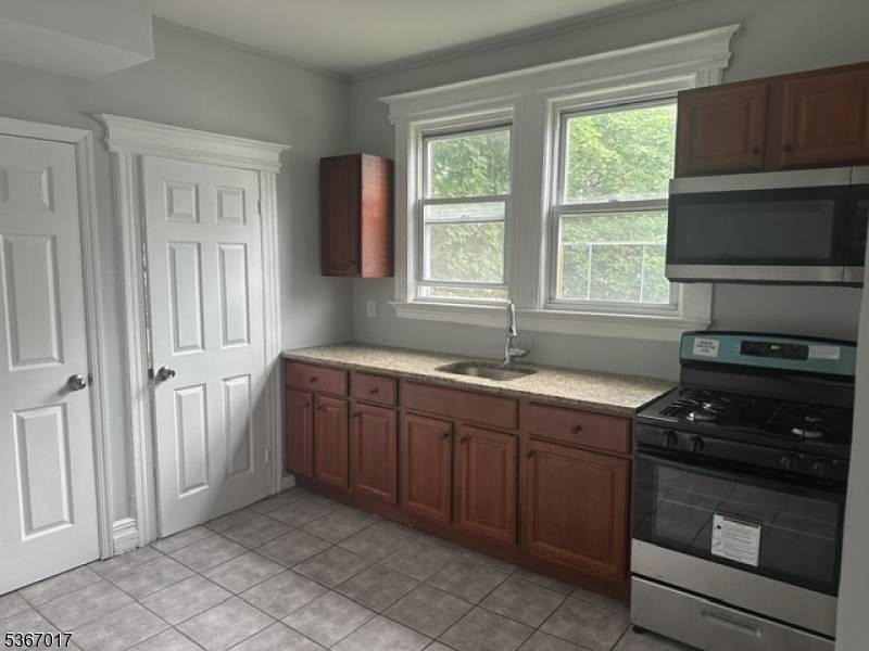 314 Amherst St, East Orange City, NJ 07018