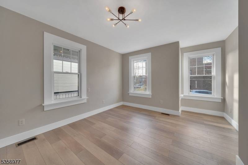 Montclair Twp., NJ 07042,35 Portland Pl