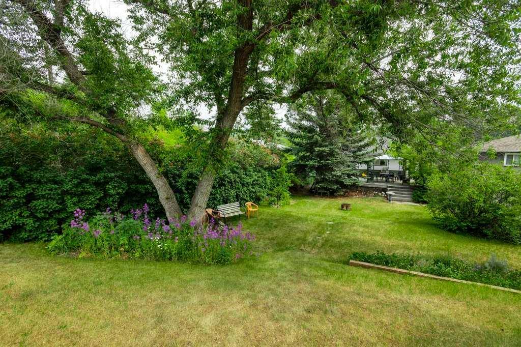 Calgary, AB T3B 2K2,4355 69 ST NW