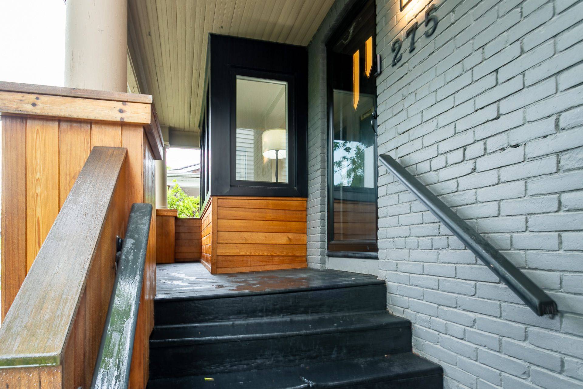 Toronto E02, ON M4L 3S9,275 Kenilworth AVE