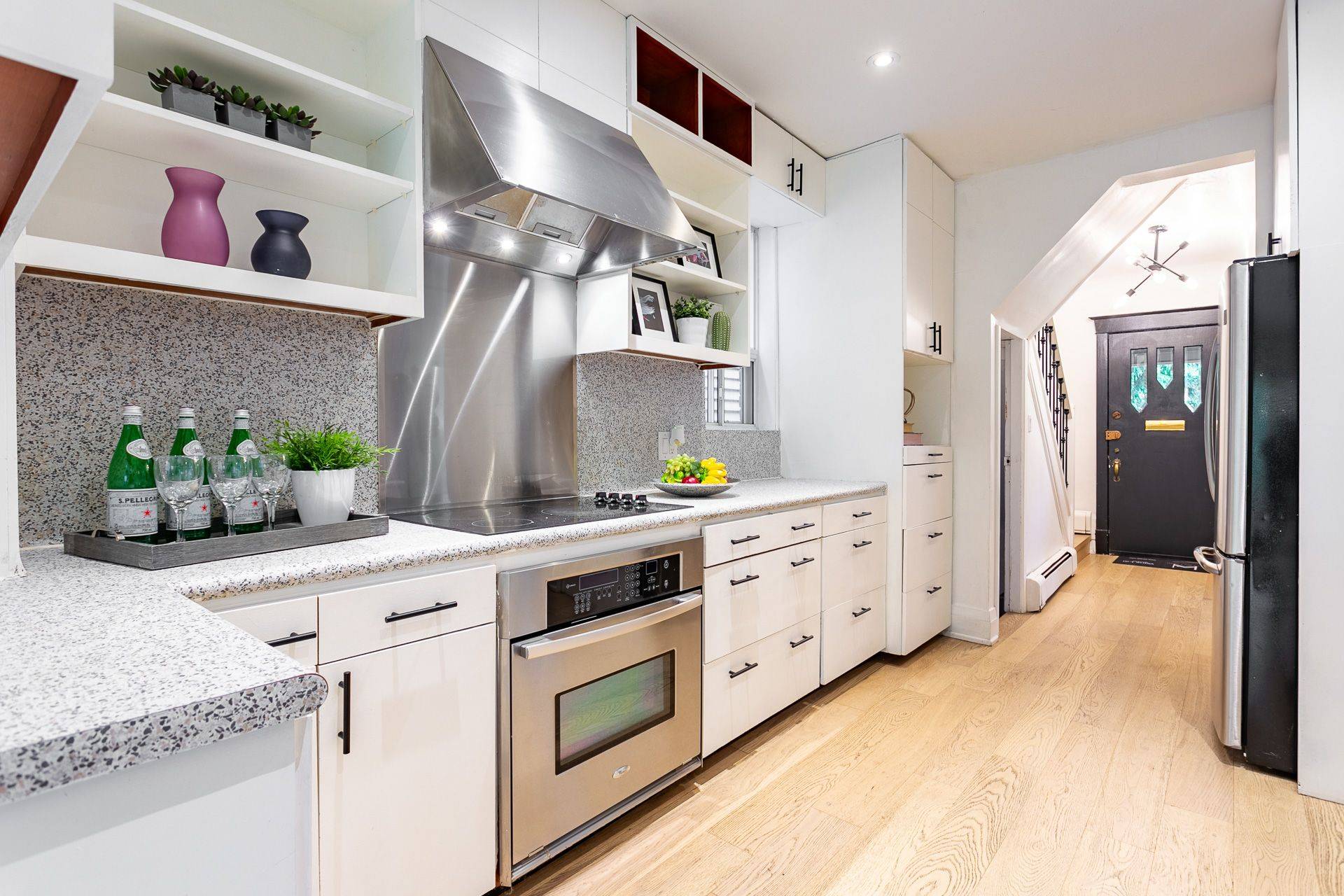 Toronto E02, ON M4L 3S9,275 Kenilworth AVE