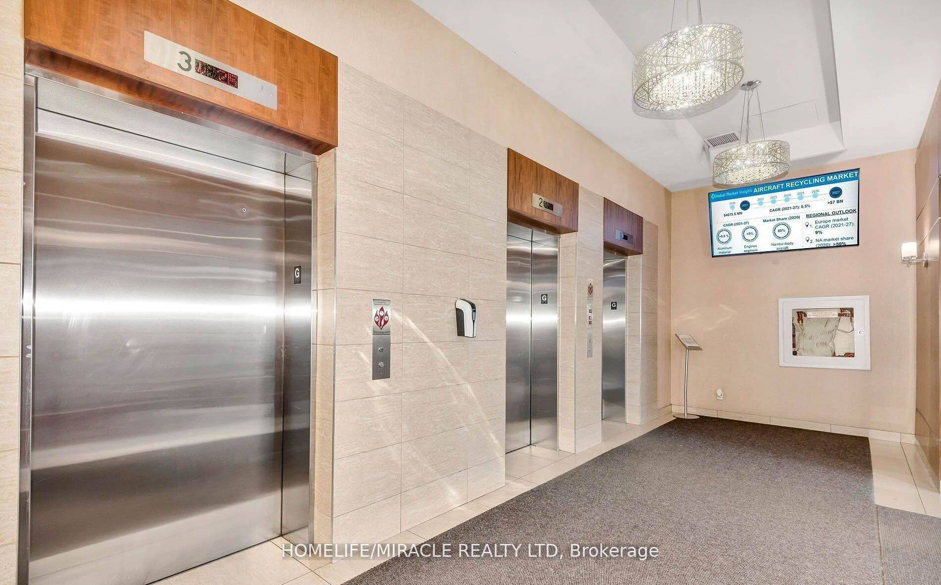 Toronto E09, ON M1P 0A9,50 Town centre CT #2301