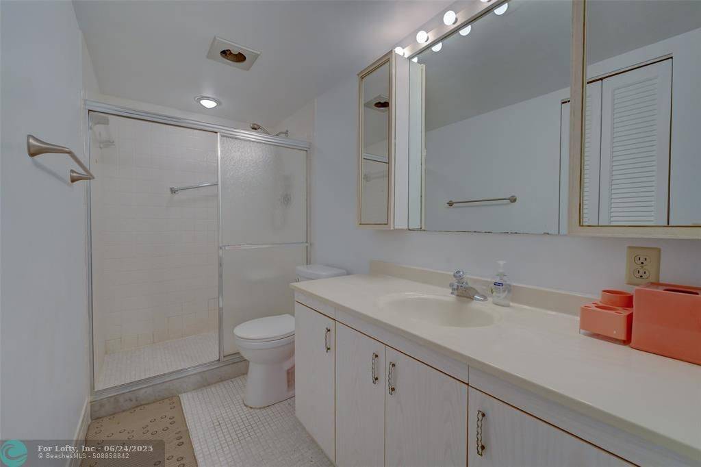 Coconut Creek, FL 33066,2101 Lucaya Bnd #E4