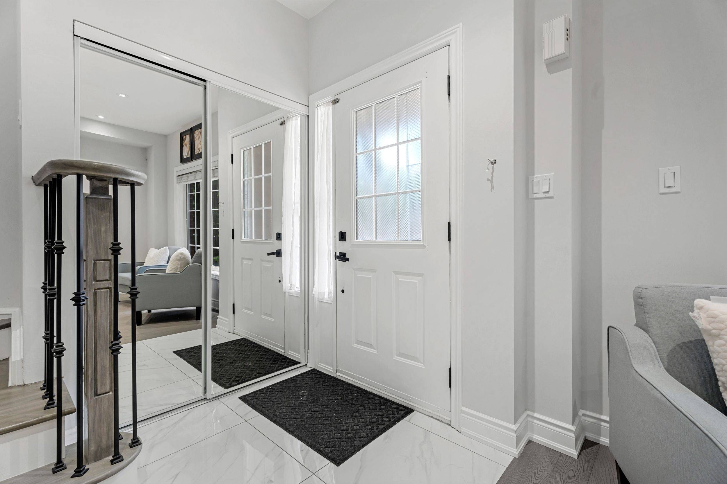 Burlington, ON L7L 7L1,5209 Danielle DR