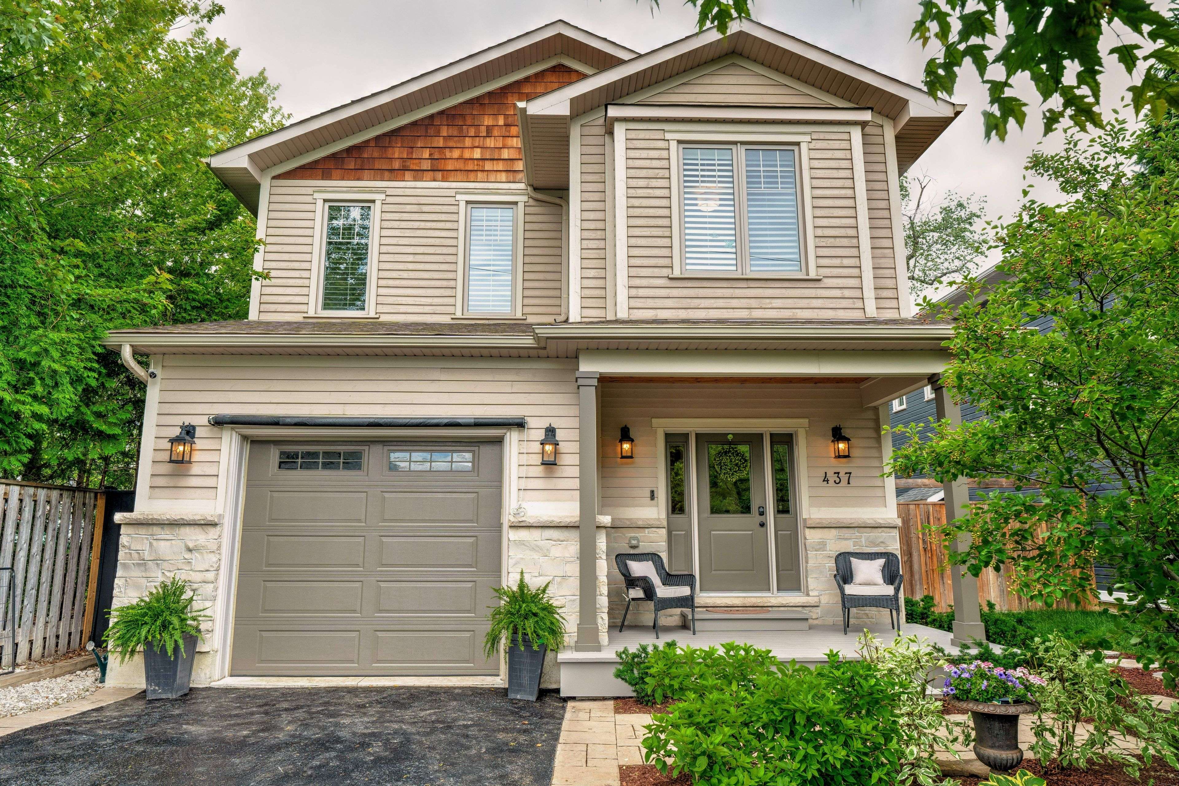 437 Inglehart ST N, Oakville, ON L6J 3J5