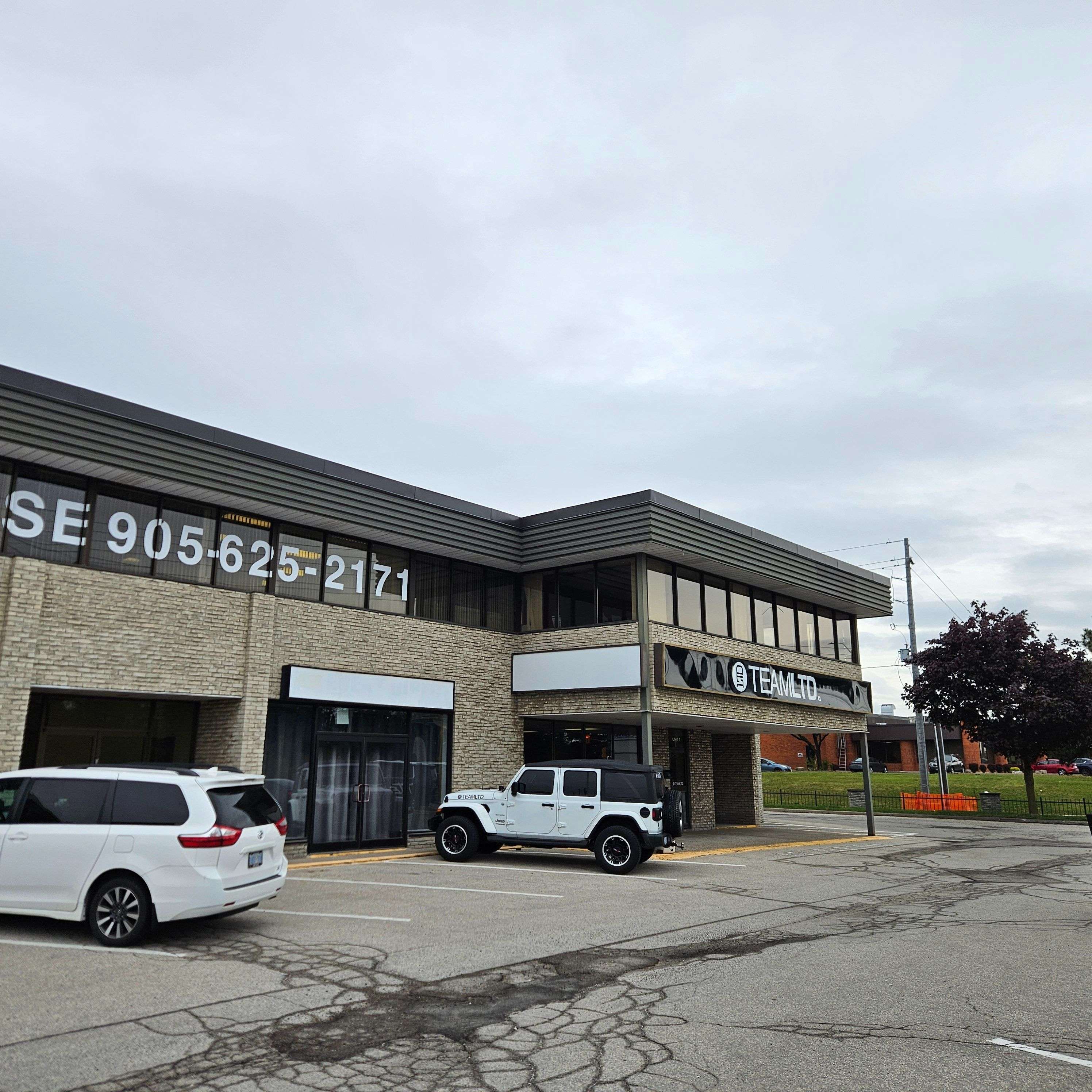 Mississauga, ON L5A 4B4,505 Queensway ST E #3-4