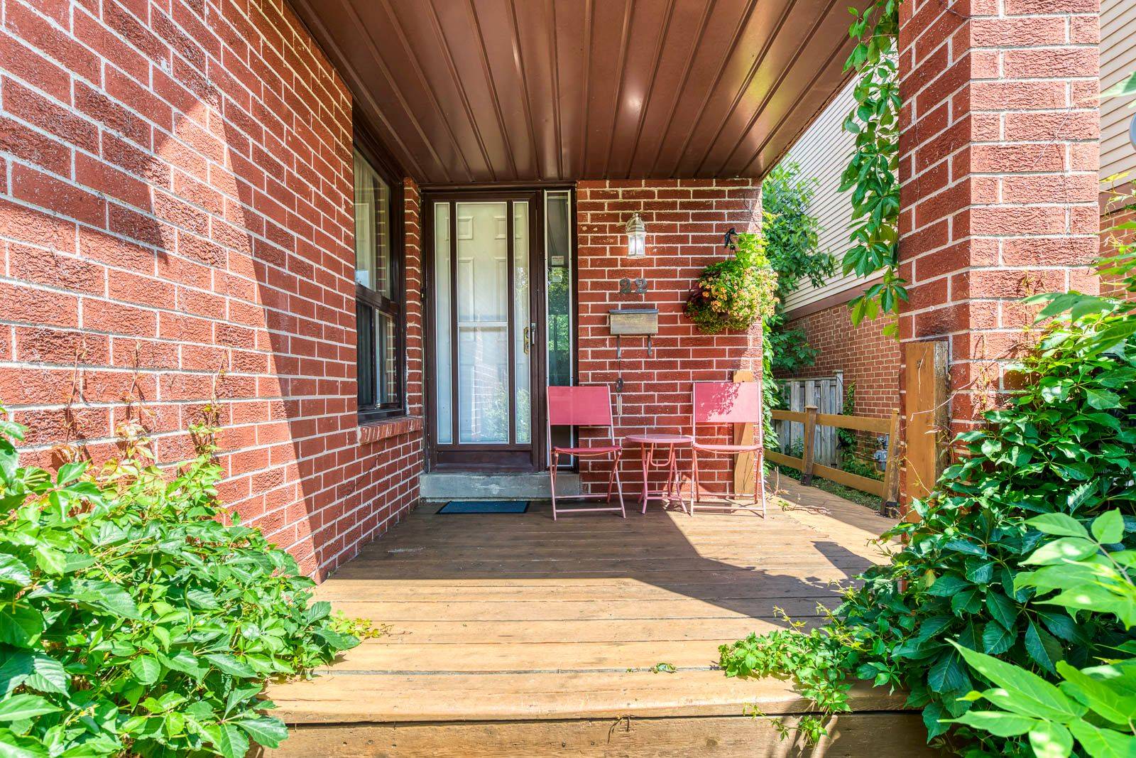 Brampton, ON L6Y 2W4,22 Scotia DR