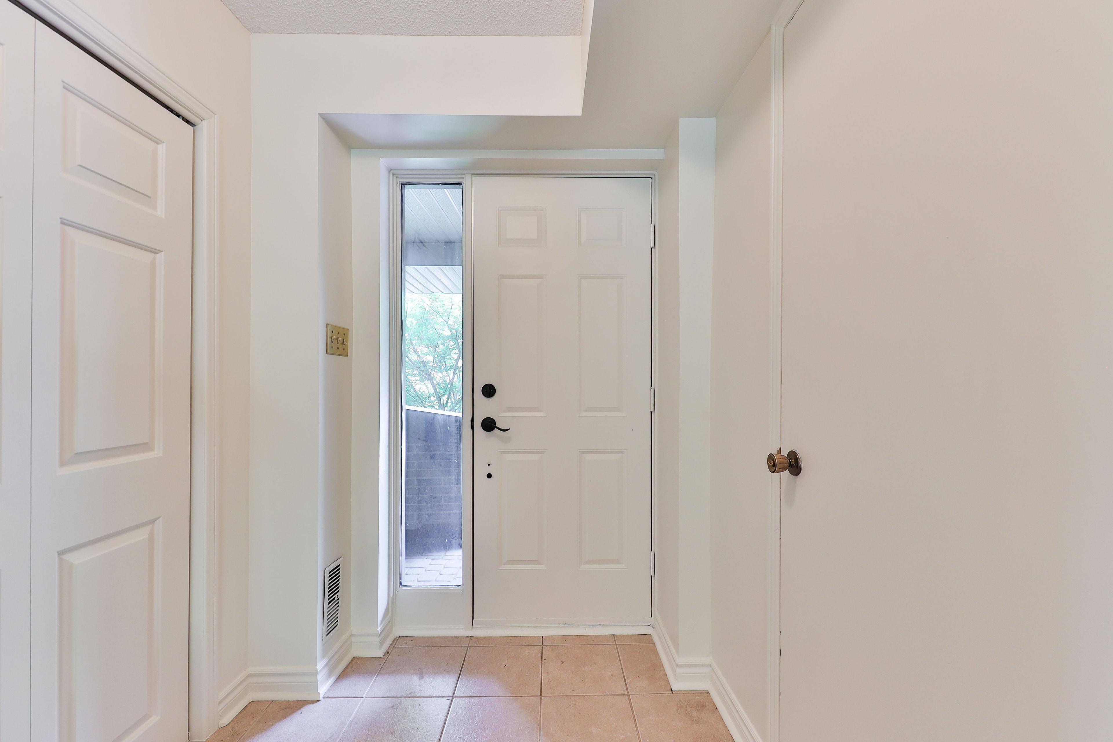 Mississauga, ON L5J 4J9,1160 Walden CIR #11