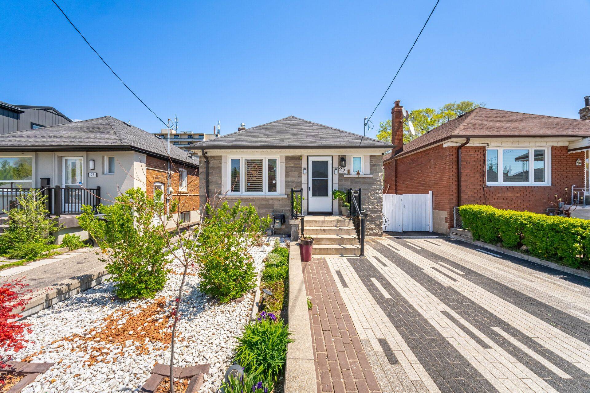 Toronto W03, ON M6N 4G2,25 Handel ST