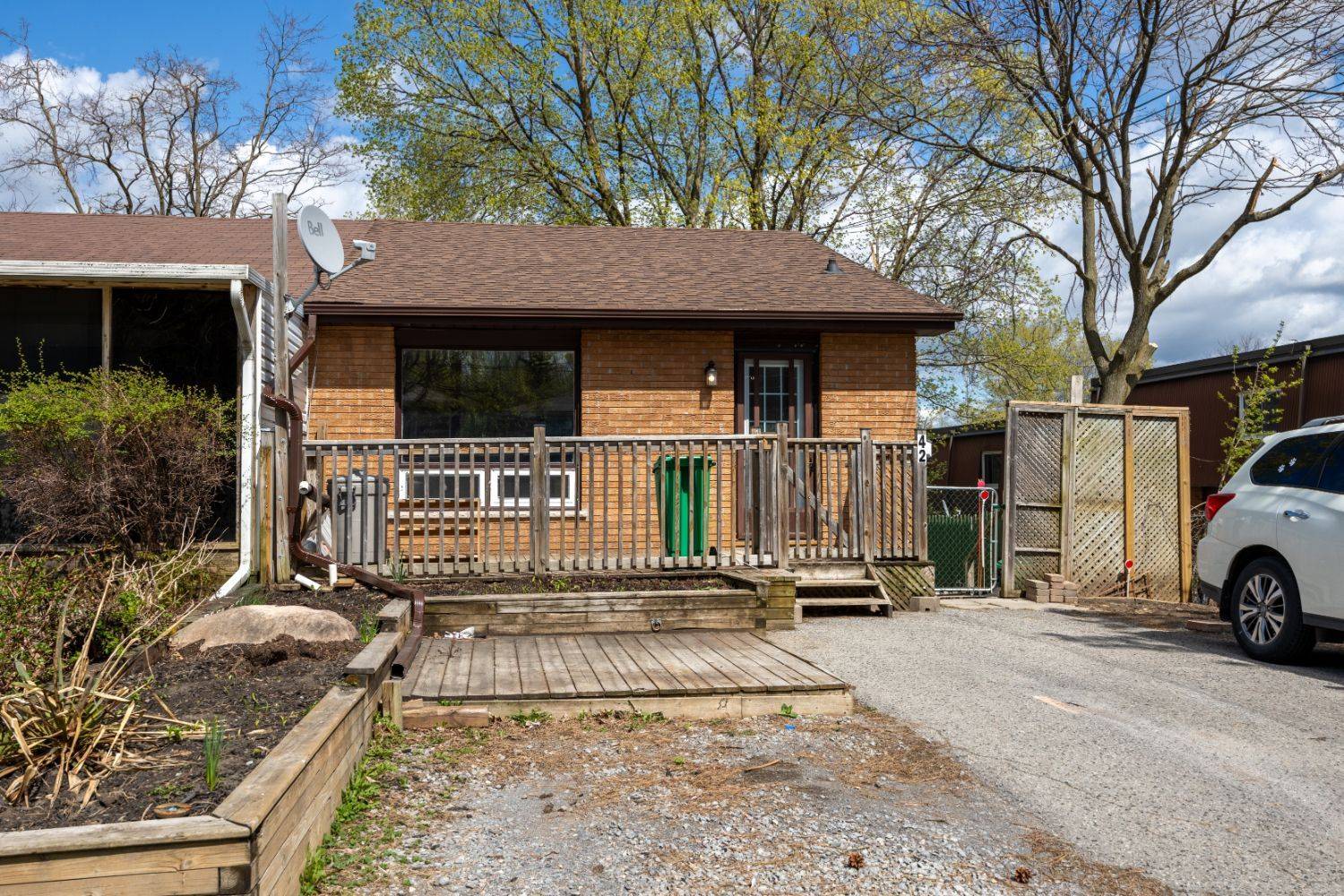 Peterborough West, ON K9J 6B4,42 Alexander AVE