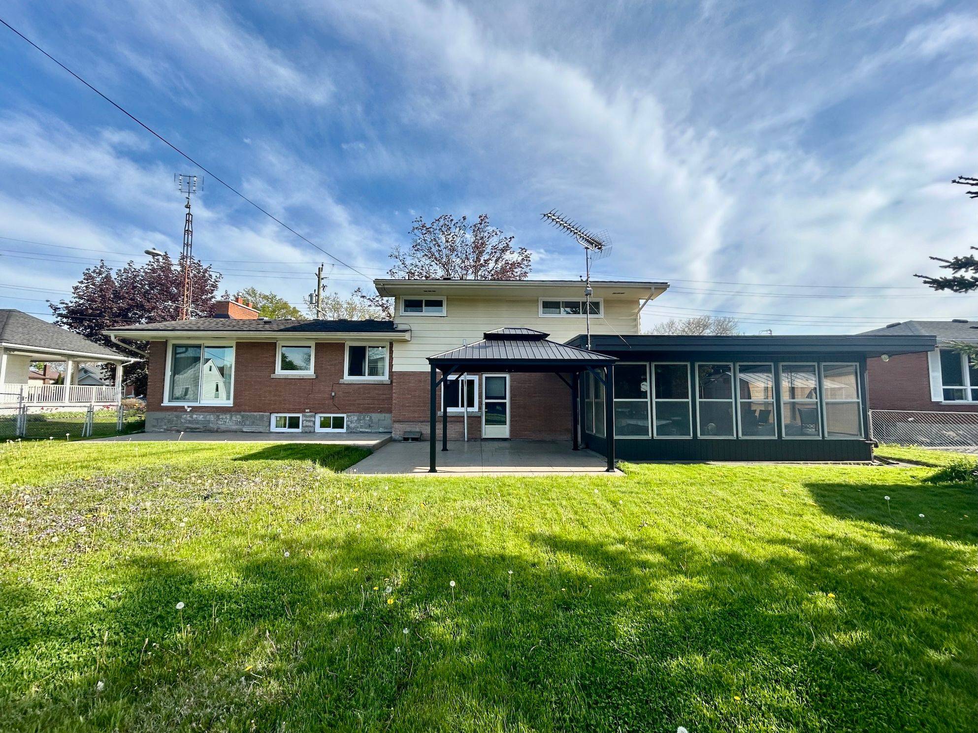Welland, ON L3C 4W9,464 Fitch ST