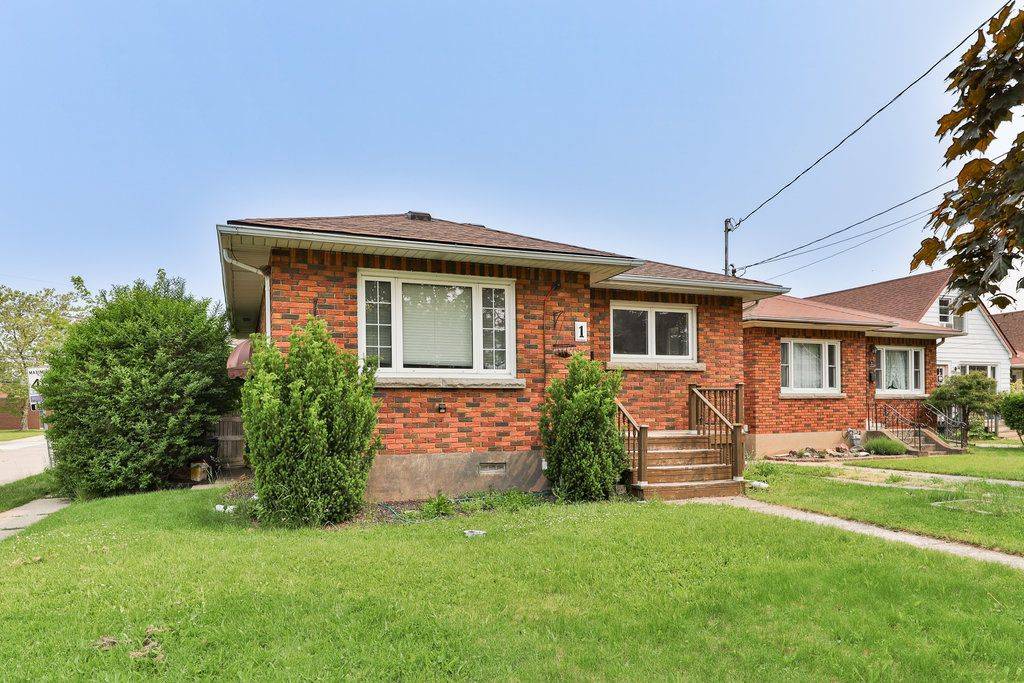 St. Catharines, ON L2M 5E2,1 Carina ST #Main Level