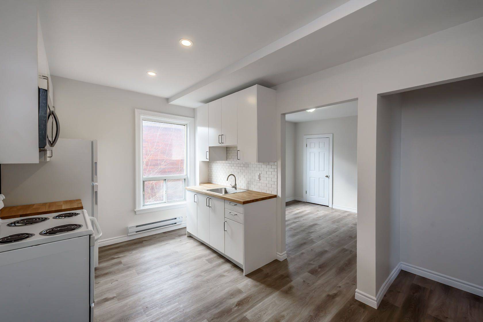 Hamilton, ON L8M 2R2,191 Sherman AVE S #2