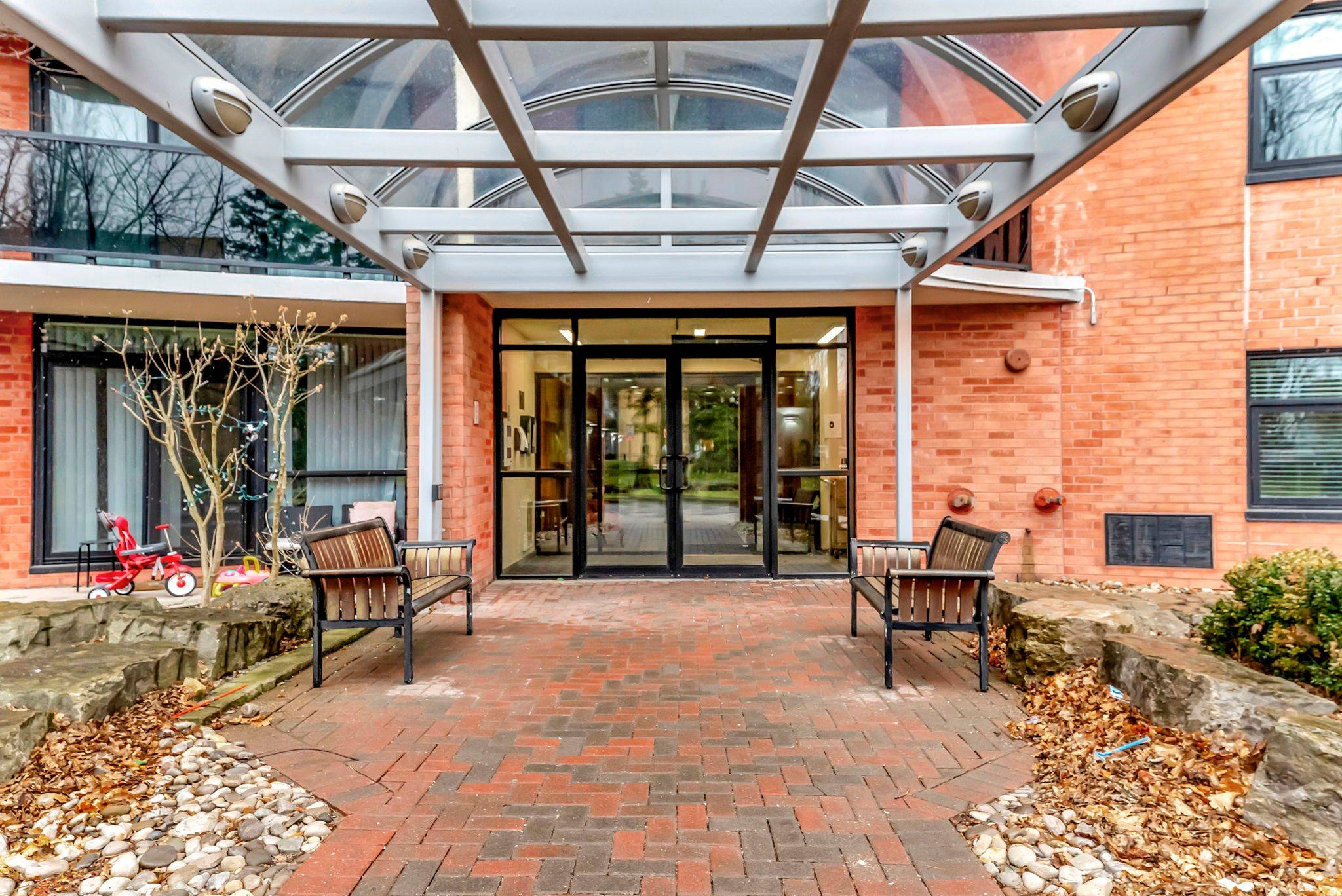 Brantford, ON N3P 1Z5,9 Bonheur CT #902