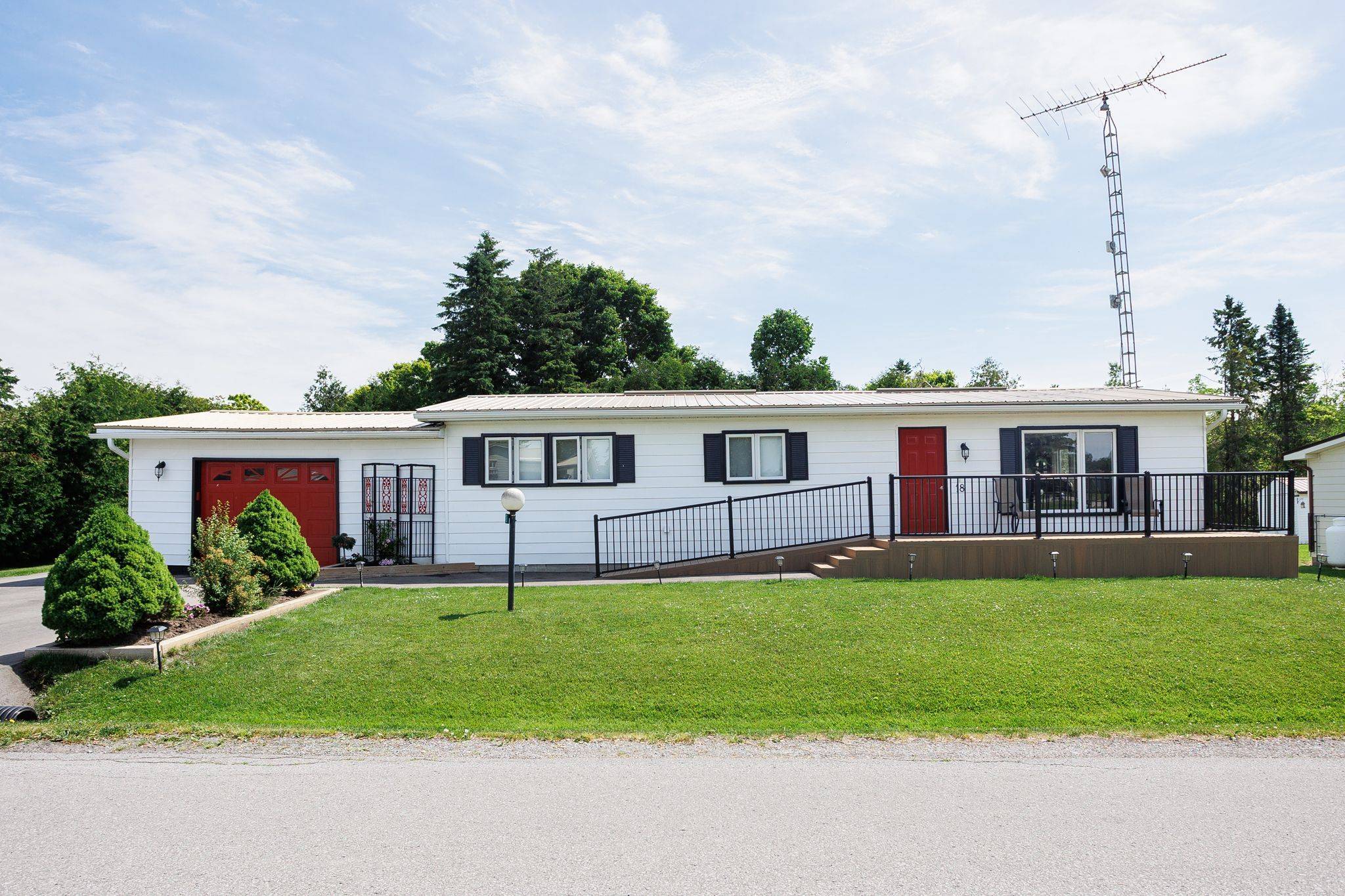 Kawartha Lakes, ON K9V 4R1,18 Vista DR