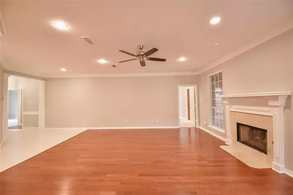 Tyler, TX 75703,5816 Hollybrook Drive
