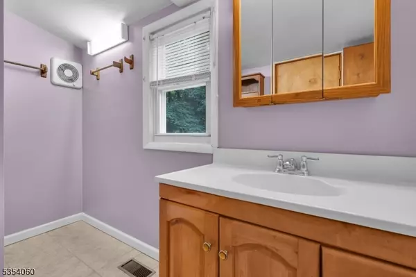 Rockaway Twp., NJ 07866,51 Meggins Rd