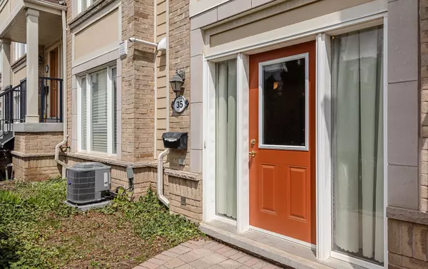 Mississauga, ON L5M 8C8,4965 Southampton DR #35