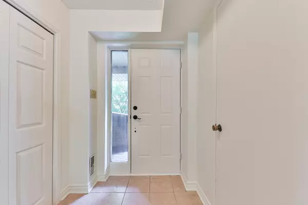 Mississauga, ON L5J 4J9,1160 Walden CIR #11