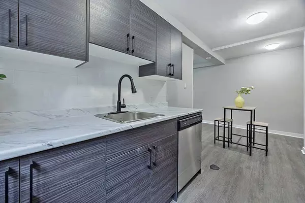 London East, ON N5Y 2M2,871 ADELAIDE ST N #304