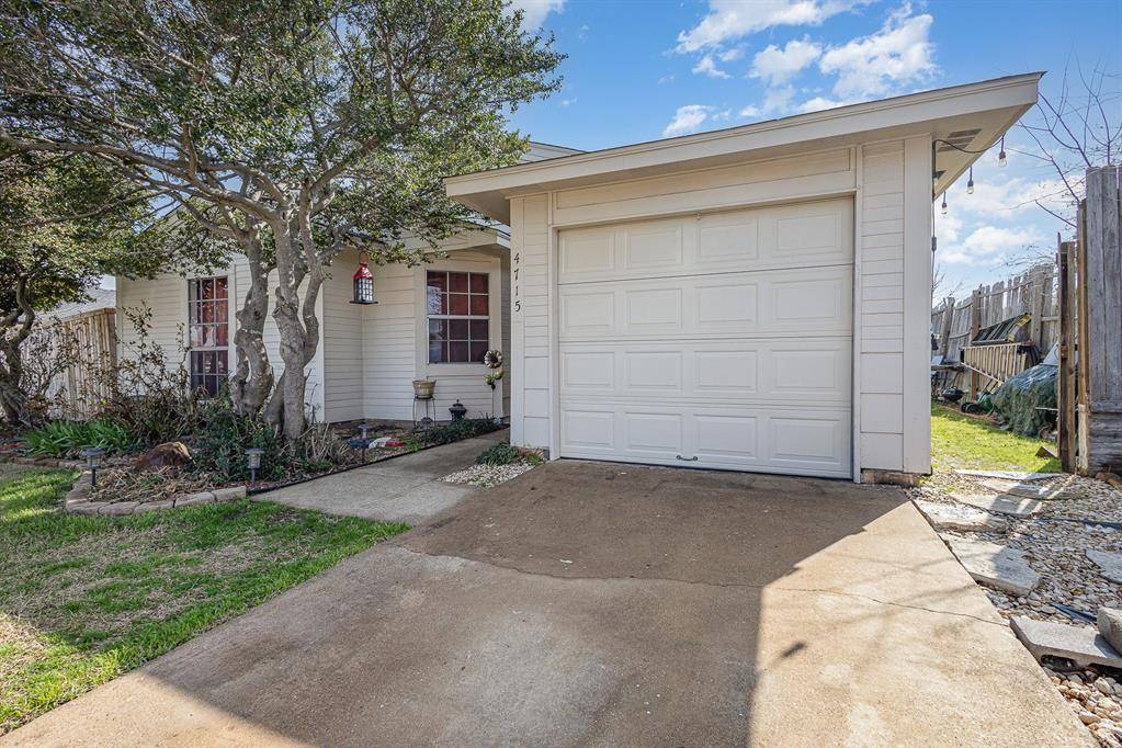 The Colony, TX 75056,4715 Chowning Circle