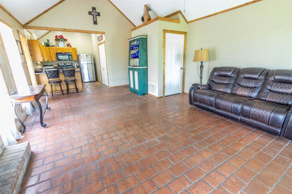 Kemp, TX 75143,5604 Cedar Creek Drive