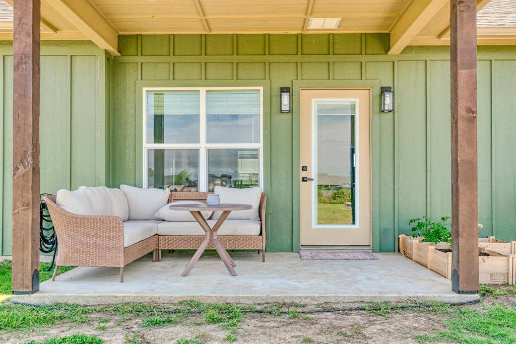 Sumner, TX 75486,204 Private Road 33083