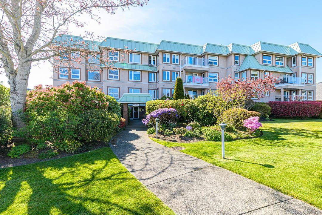 Sidney, BC V8L 3C9,9650 First St #418