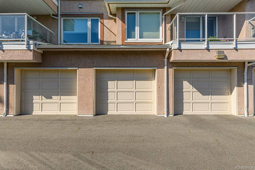 Sidney, BC V8L 3C9,9650 First St #418