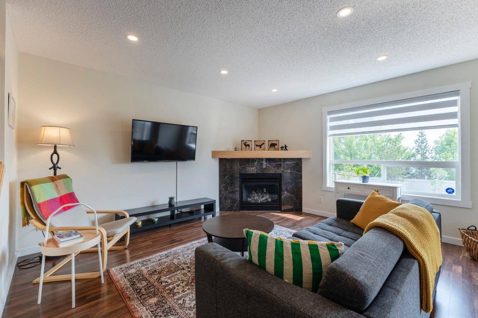 Calgary, AB T3G 5P7,126 Royal Elm WAY NW