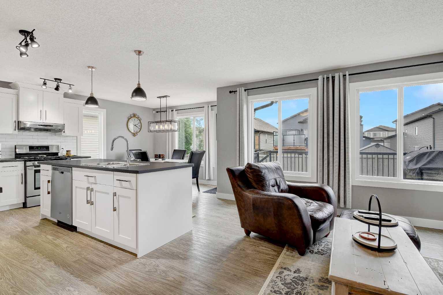 Grande Prairie, AB T8V 6J3,10216 125 AVE