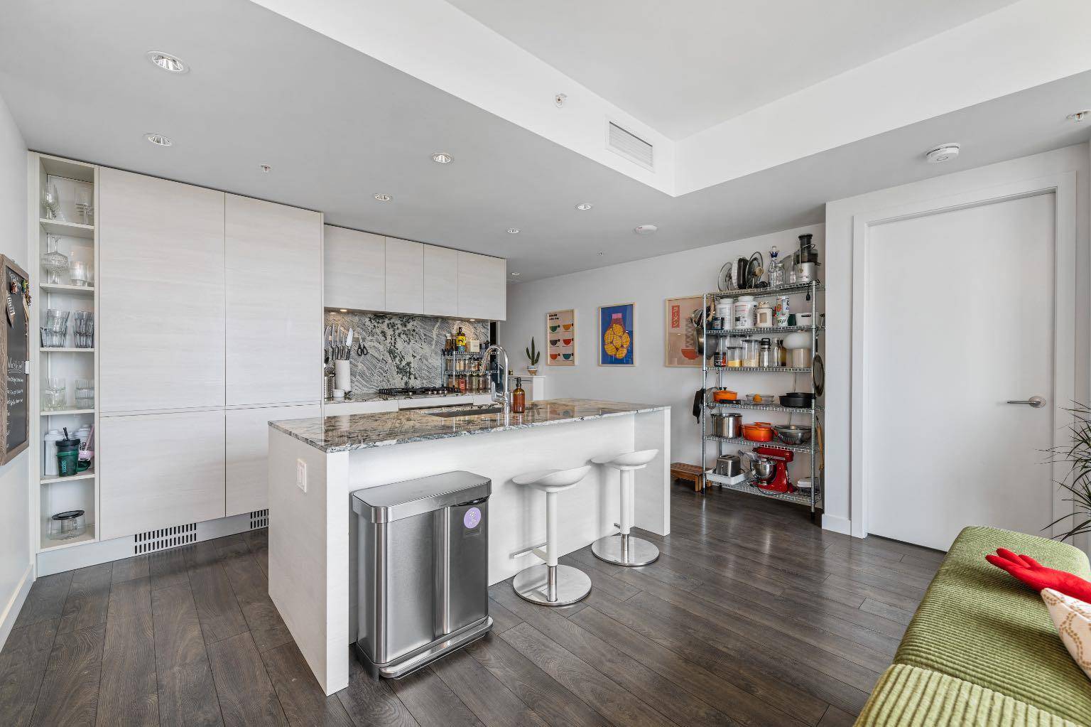 Calgary, AB T2R1B5,310 12 AVE Southwest #1708