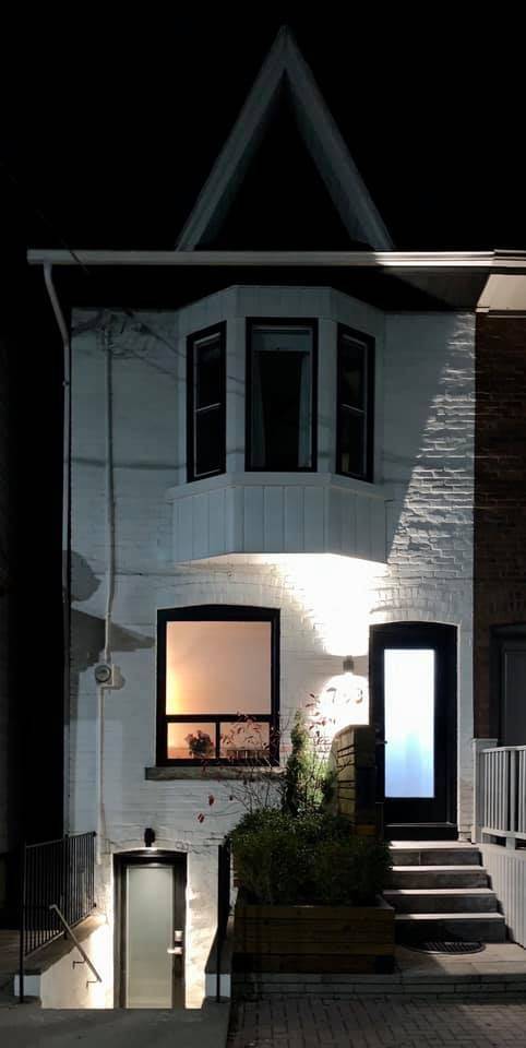 Toronto E03, ON M4K 3T2,793 Pape AVE #3