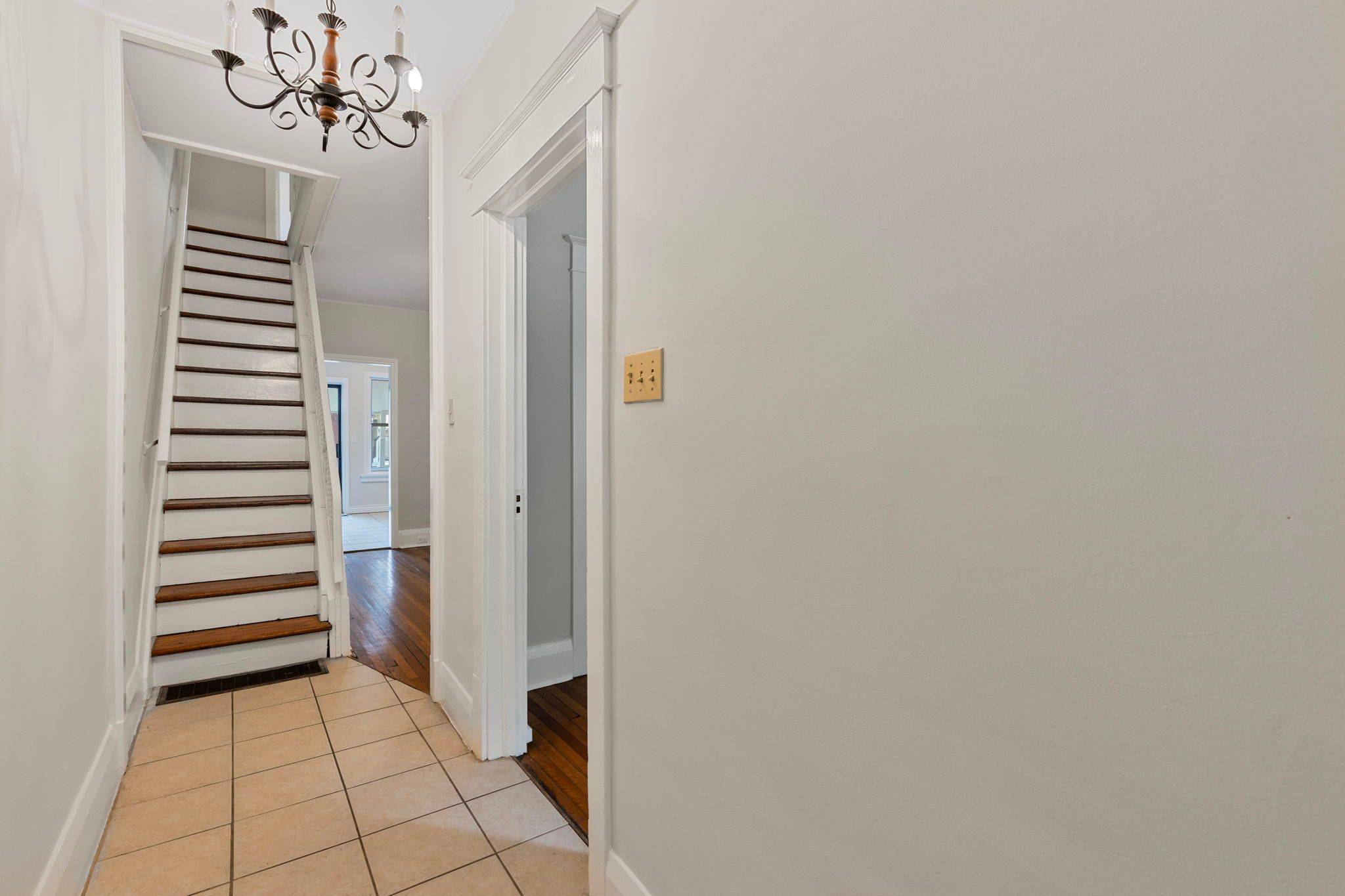 Toronto E01, ON M4J 1K7,98 Chatham AVE