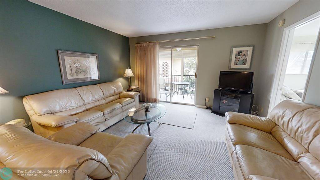 Pompano Beach, FL 33060,251 S Cypress Rd #142