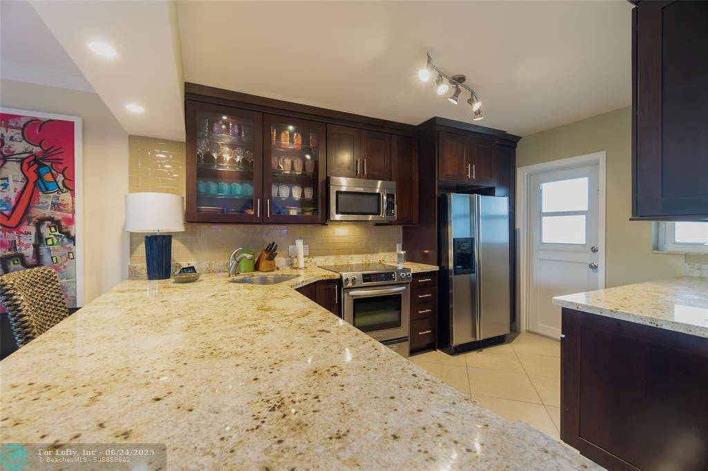 Oakland Park, FL 33334,3010 NE 16th Ave #303