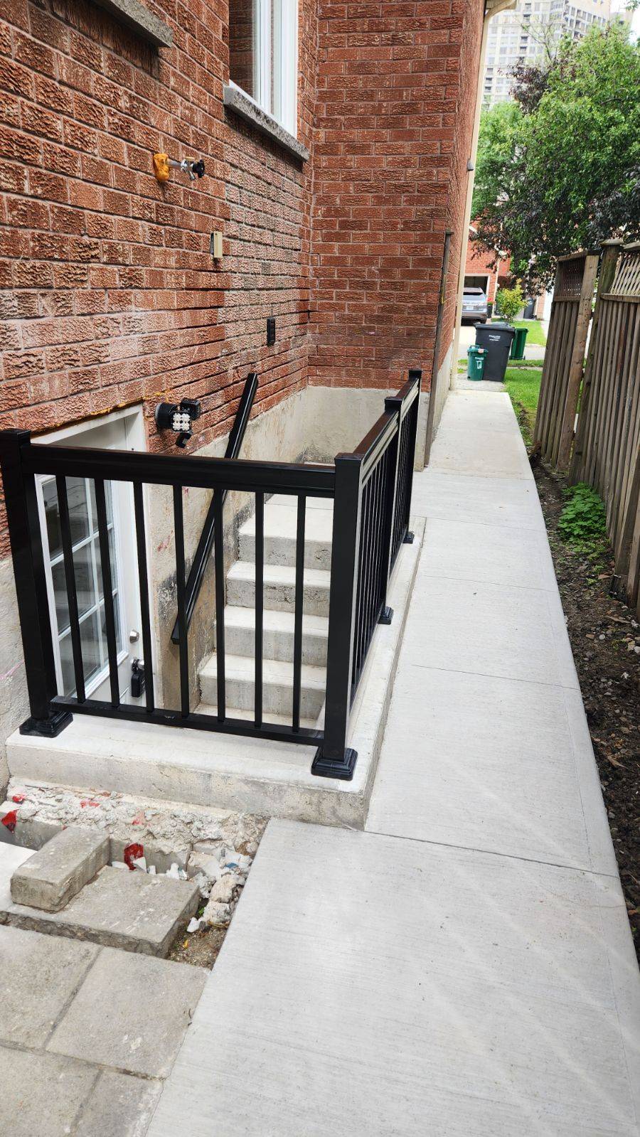 Mississauga, ON L5B 3J7,167 Macedonia CRES