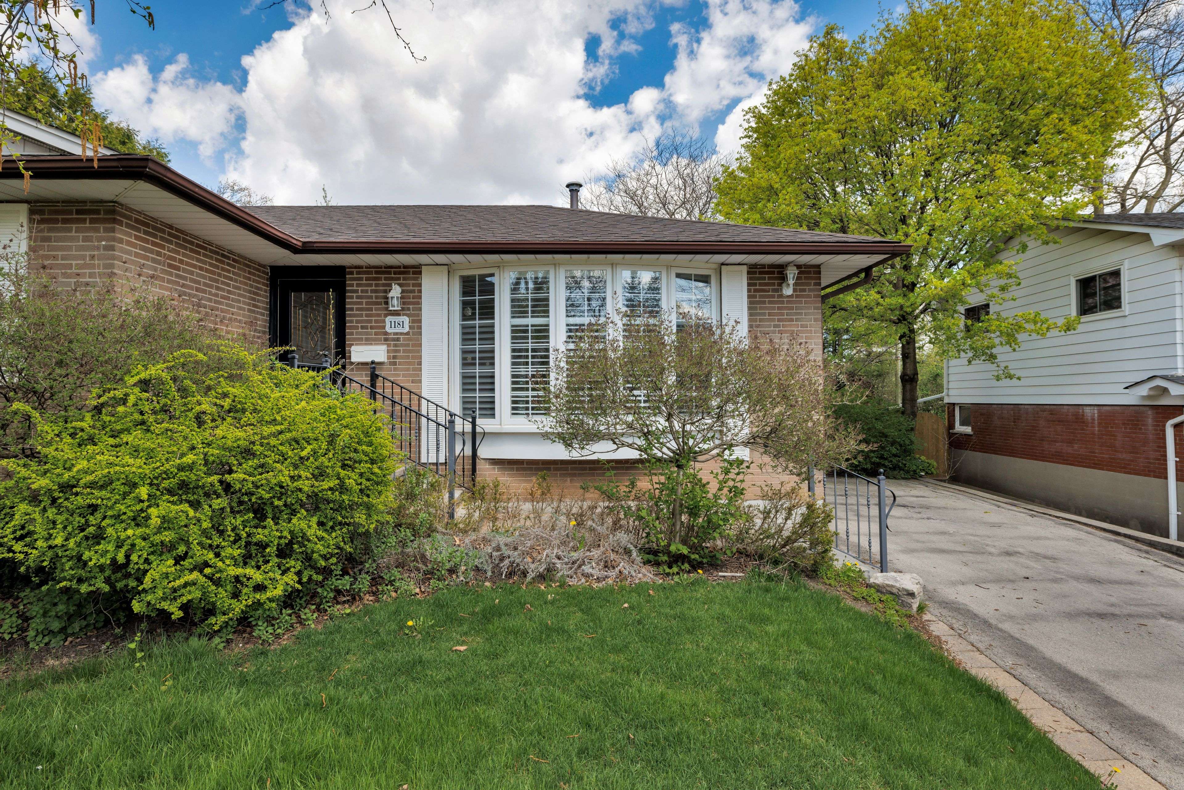 Oakville, ON L6H 2A1,1181 Newton RD