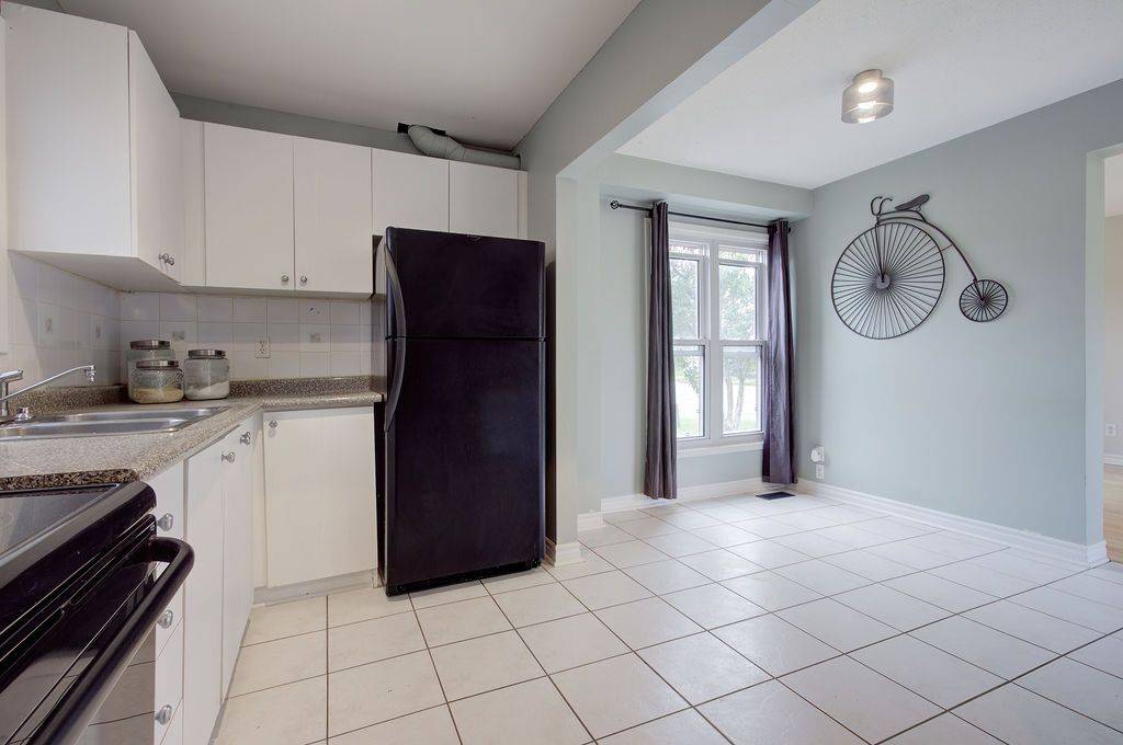 Brampton, ON L6S 2M5,11 Jacobs SQ