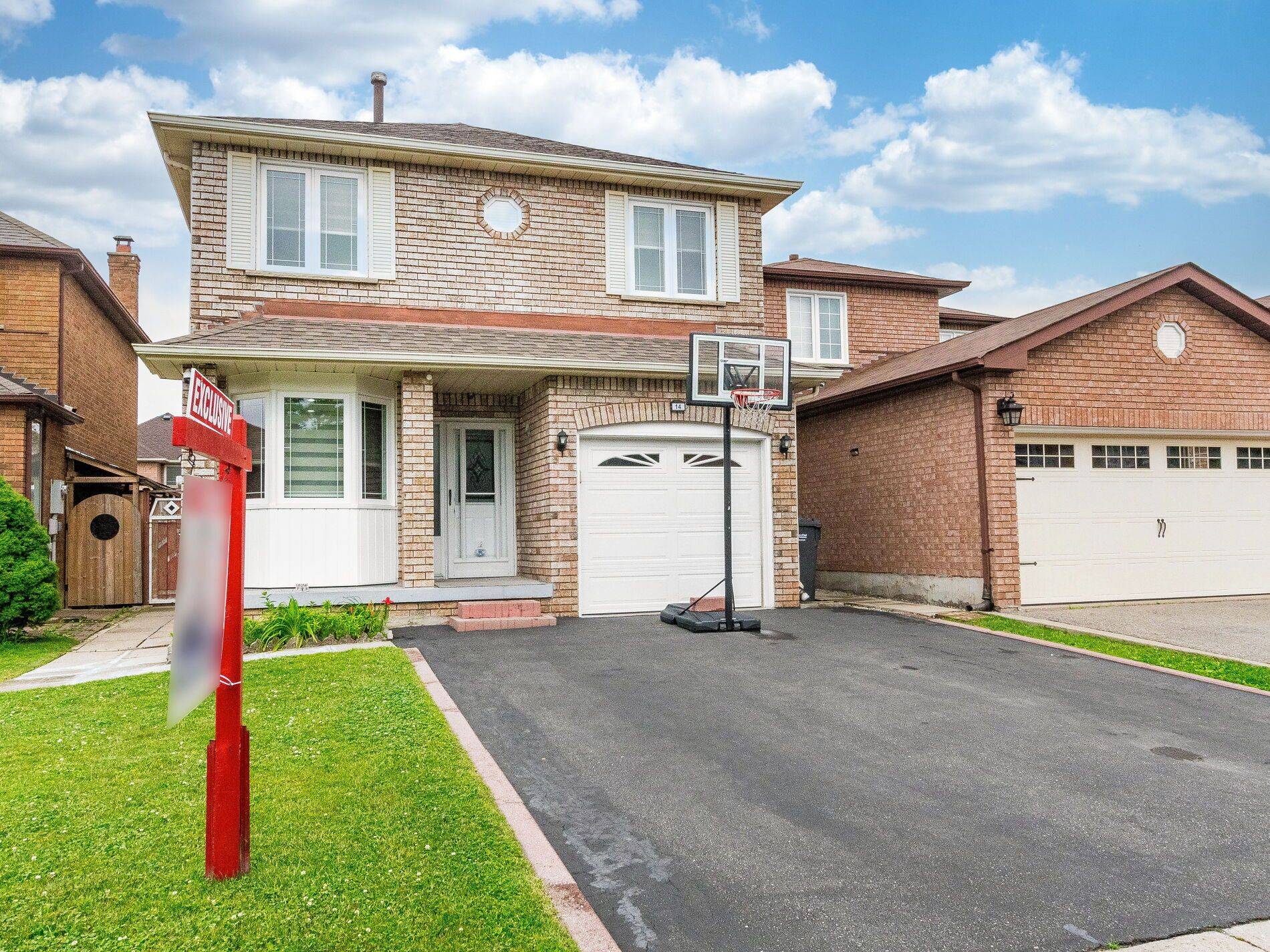 Brampton, ON L6Y 4G2,14 Kentucky DR
