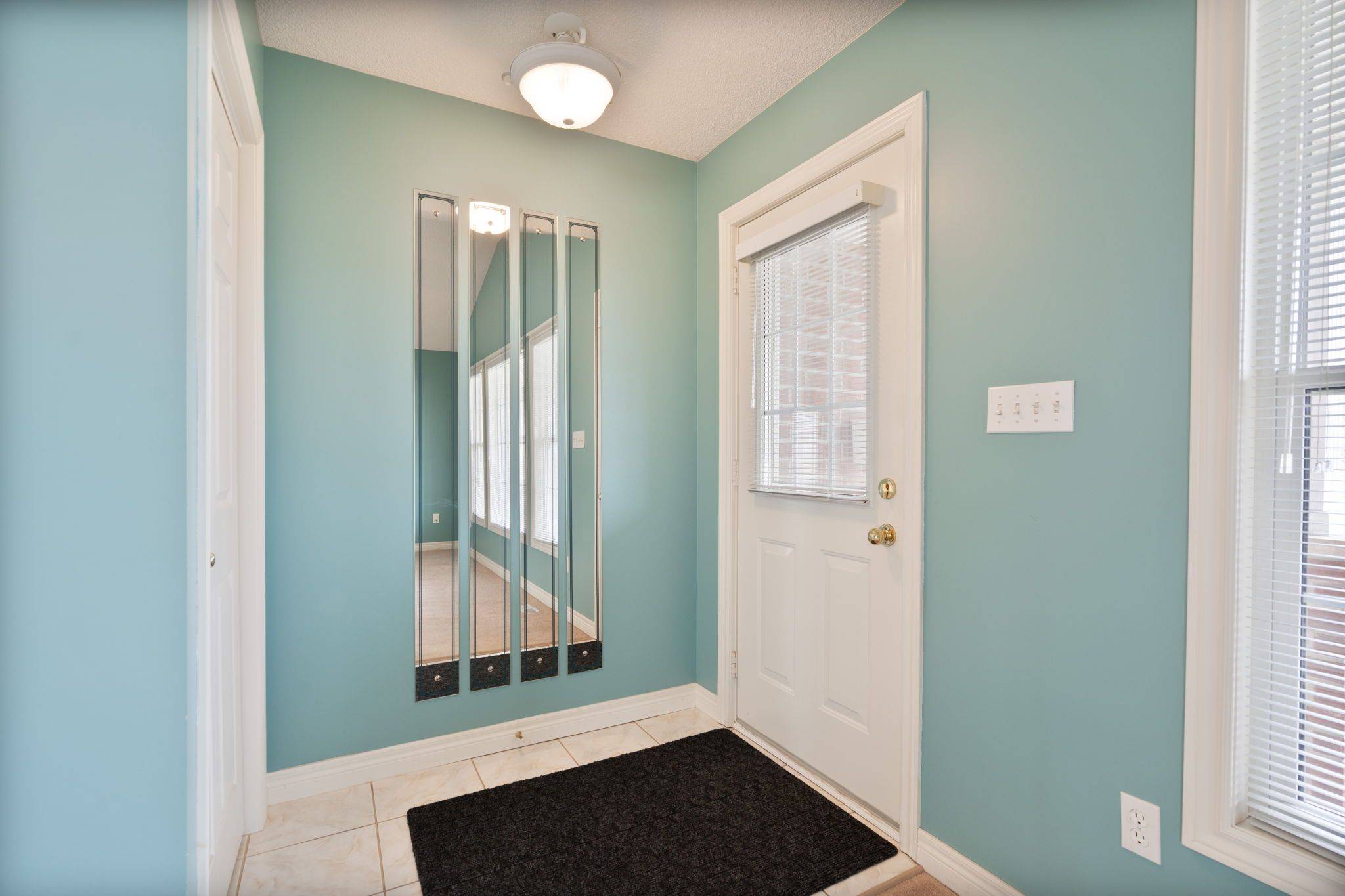 St. Thomas, ON N5R 6E1,584 Wellington ST