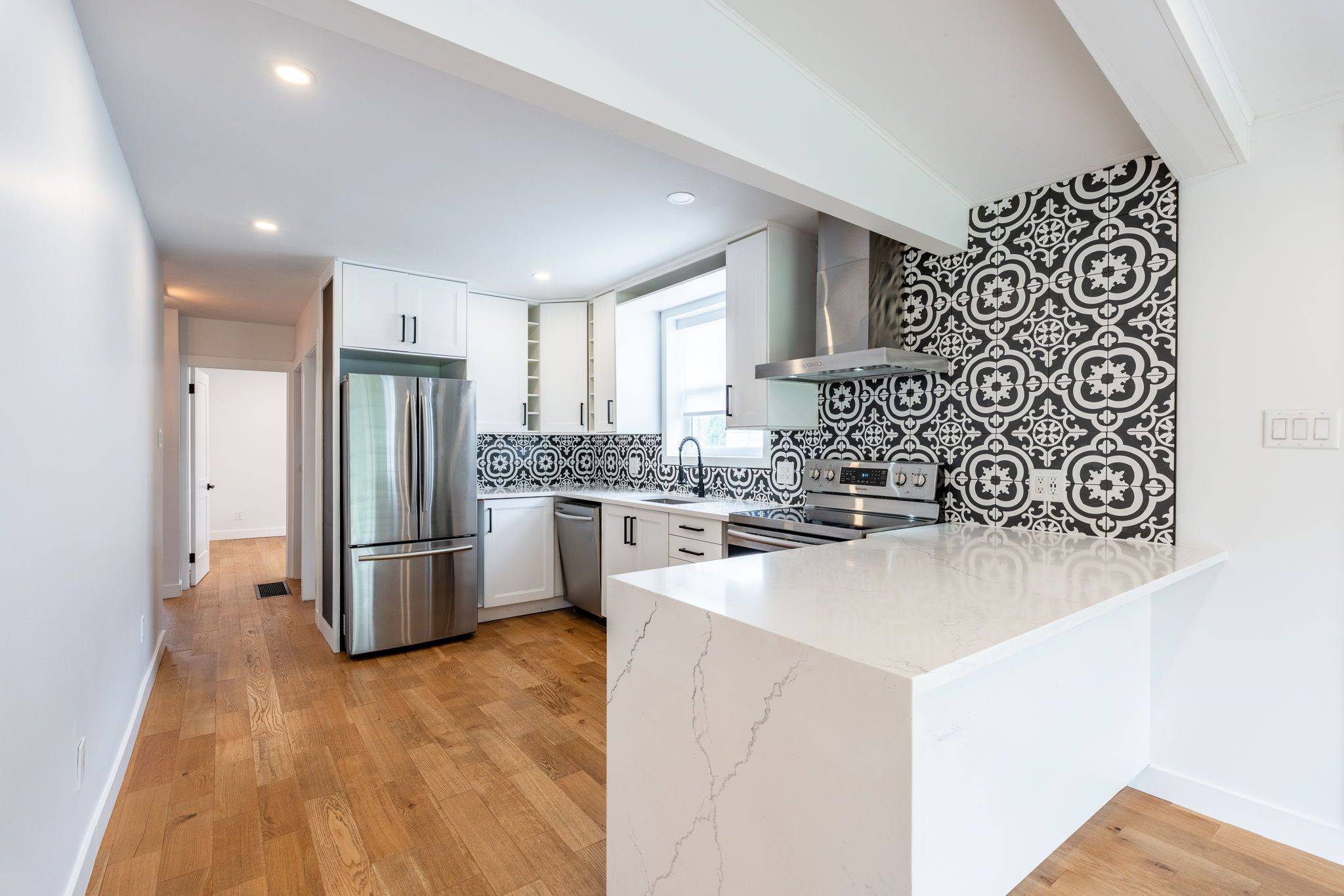 Hamilton, ON L8K 4M3,182 Cloverdale AVE