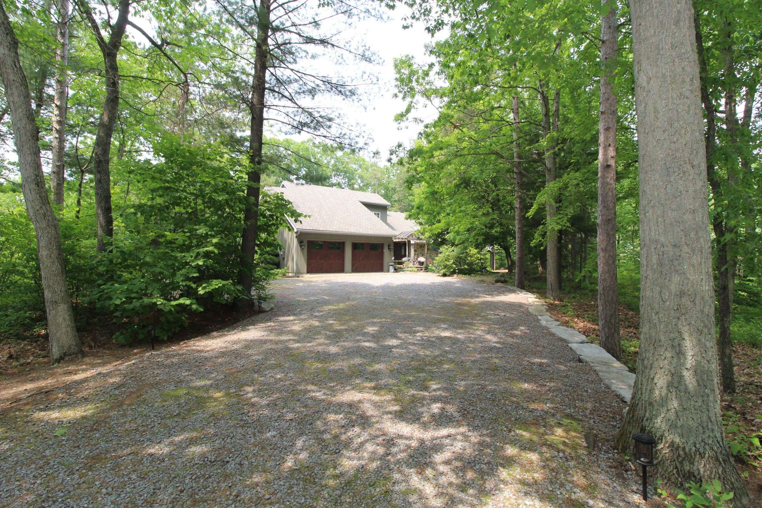 Lambton Shores, ON N0M 1T0,10441 Pinetree DR