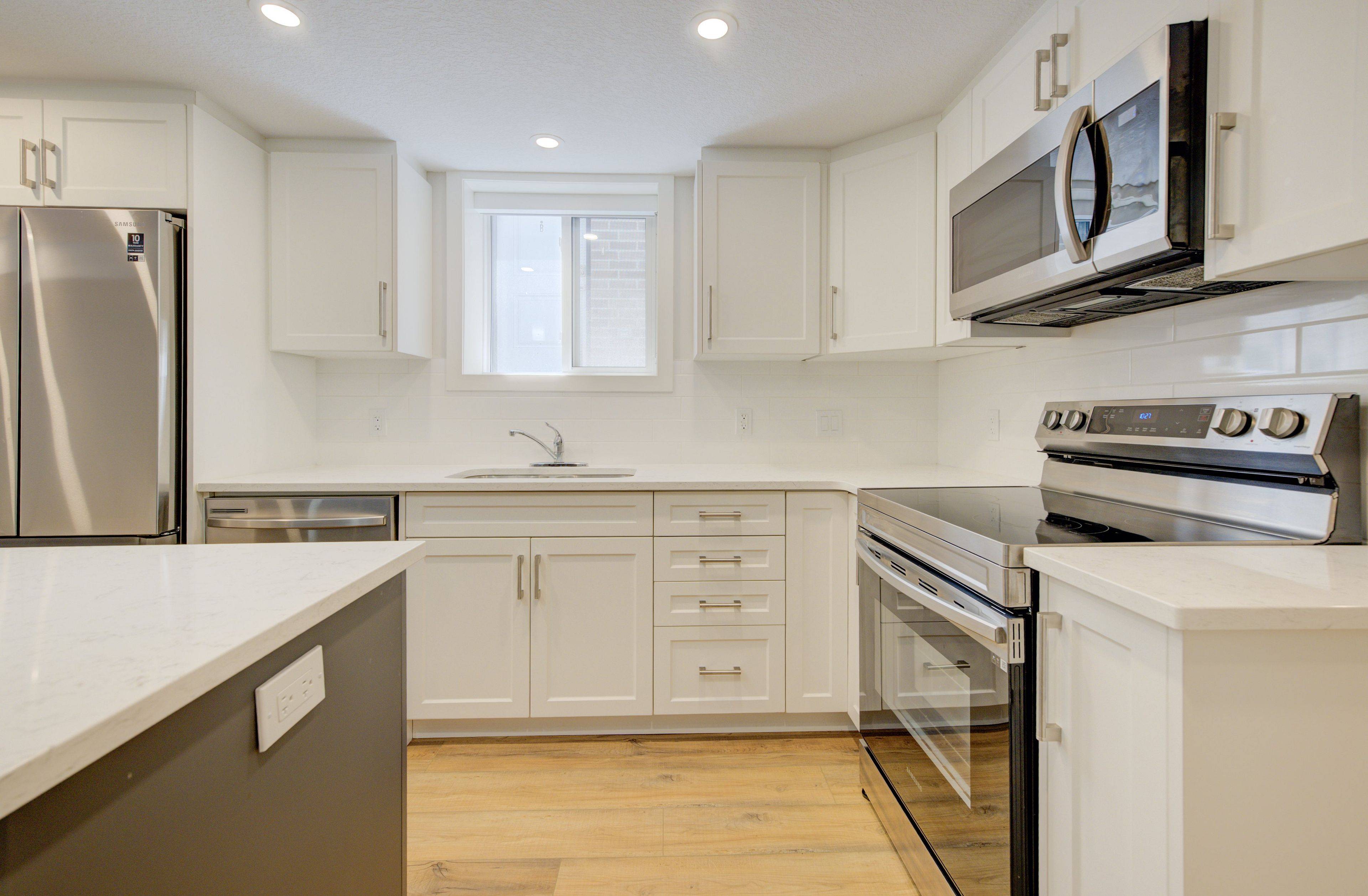 Kitchener, ON N2C 1N4,33 Second AVE #2