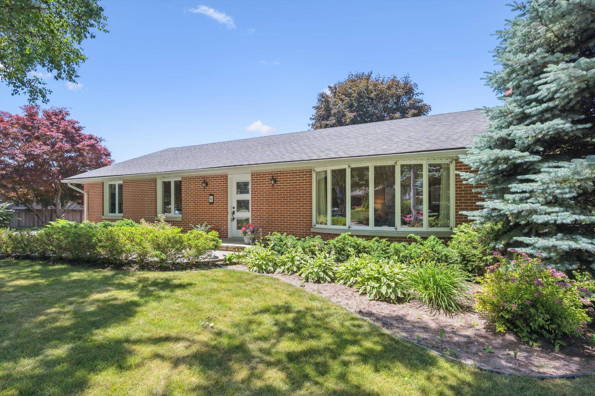 Guelph, ON N1E 4H8,96 Callander DR