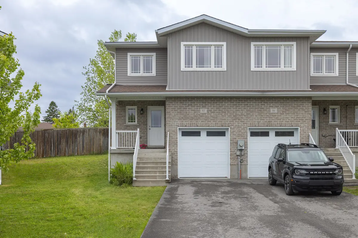 Loyalist, ON K7N 1K2,82 Amy Lynn DR