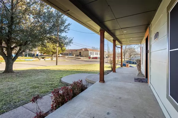 Denison, TX 75020,431 S Perry Avenue
