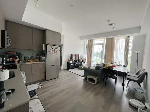 Toronto C15, ON M2J 1M1,36 Forest Manor RD #203