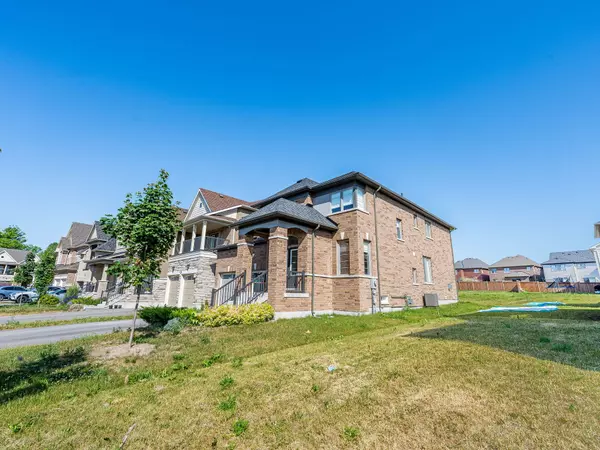 Oshawa, ON L1L 0R7,192 Miyako CT